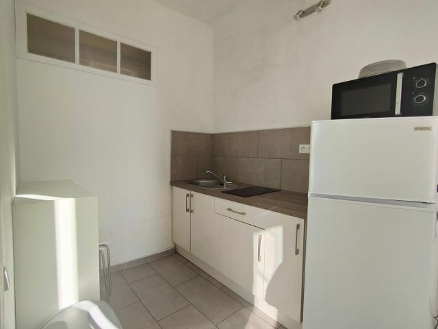 Location appartement, 28.1 m² T 1 à Toulon, 550 €