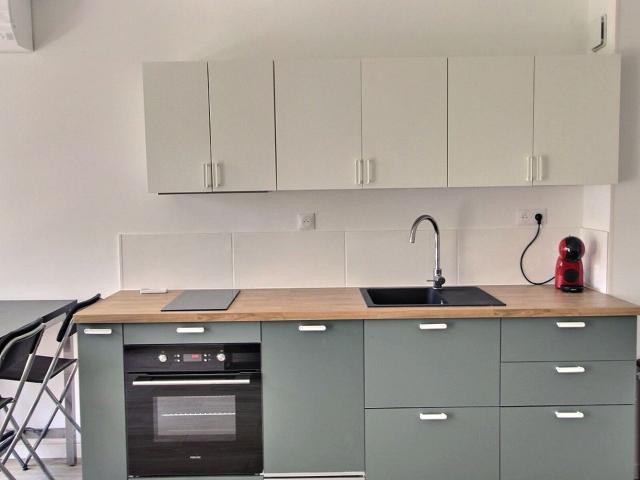 Location appartement, 28 m² T 1 à Marseille 10, 663 €