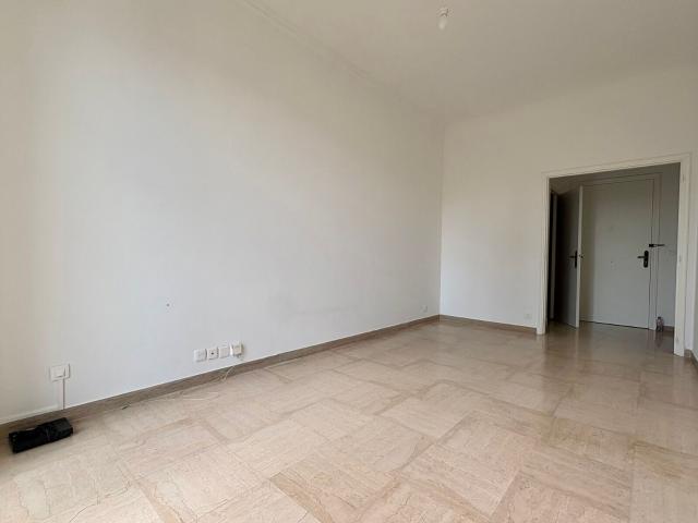 Location appartement, 29.42 m² T 1 à Nice, 950 €