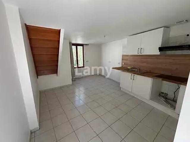 location appartement, 29.52 m² au dernier étage