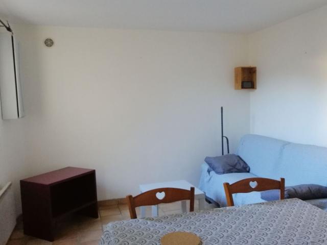 Location appartement, 29.05 m² T 2 à Villelaure, 530 €
