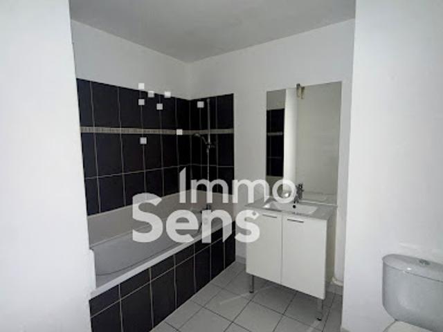 Location Appartement 2 pièces 43.8 m2 La Madeleine