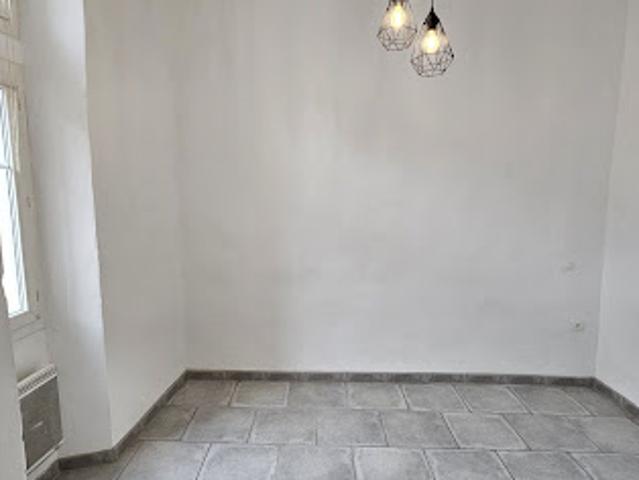 Location Appartement 2 pièces 43.19 m2 Saint Michel l'Observatoire