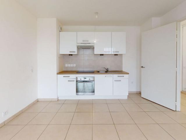 Location appartement 2 pièces, 43.20m², Ivry sur Seine