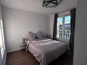 Location Appartement 2 pièces 43 m2 Ambares et lagrave