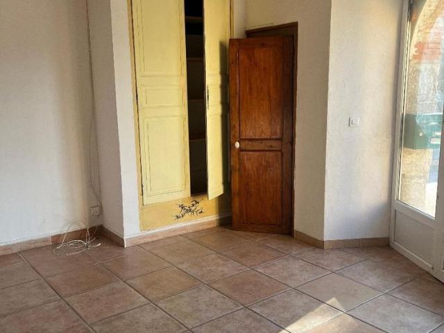 Location Appartement 2 pièces 43m² CORRENS 83570