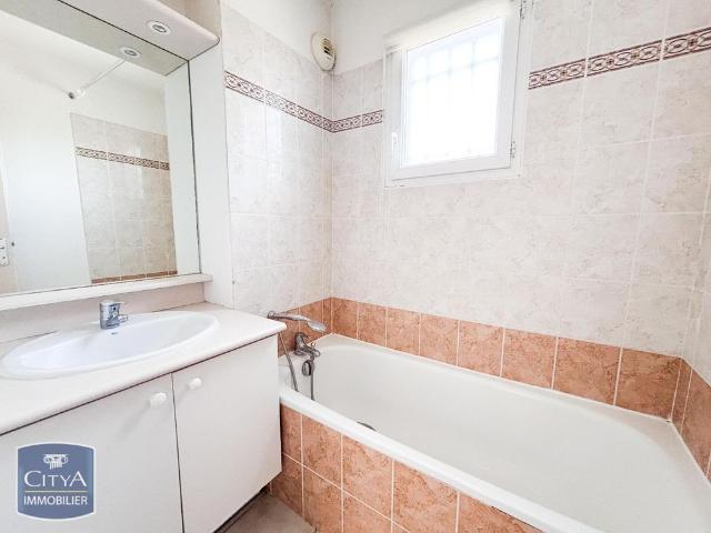 Location Appartement 2 pièces 43m² CARCASSONNE 11000