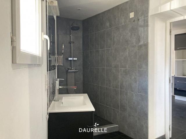 Location Appartement 2 pièces 43m² CHATEAURENARD 13160