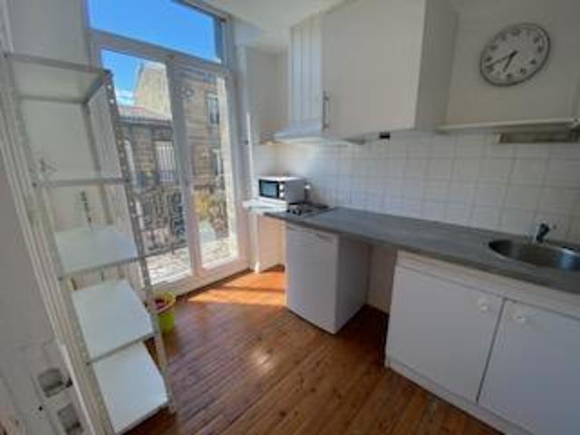 Location Appartement 2 pièces 43m² BORDEAUX 33800