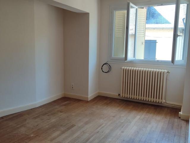 Location Appartement 2 pièces 43m² OBJAT 19130
