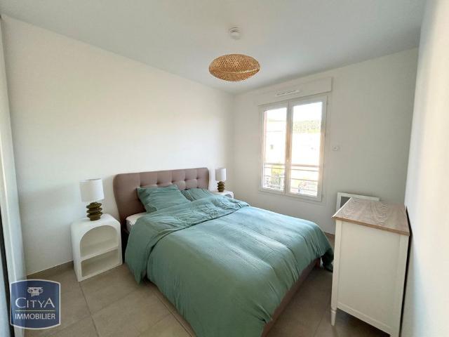 Location Appartement 2 pièces 43m² SOLLIES PONT 83210