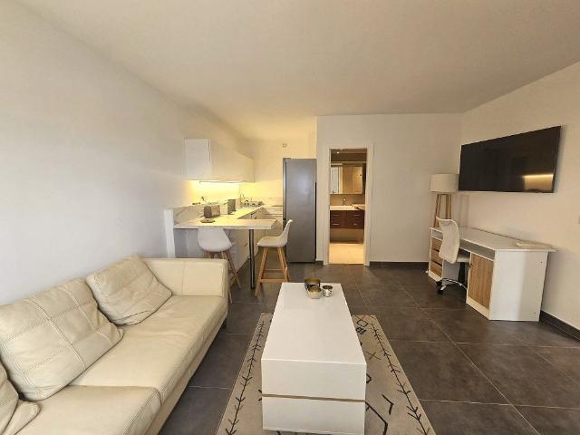 Location Appartement 2 pièces 43m² VALLAURIS 06220