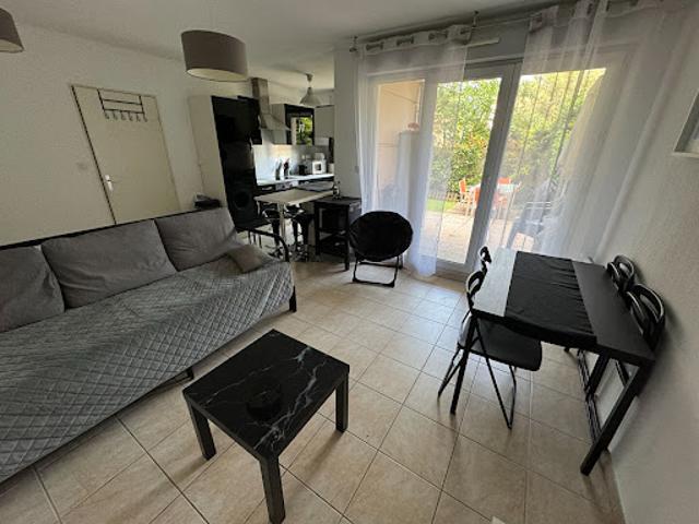 Location Appartement 2 pièces 40.5 m2 Saint Chamas