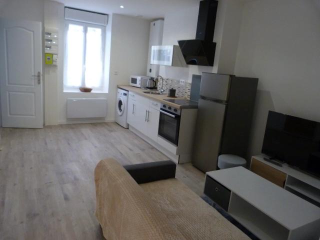 Louer appartement de 2 pièces 40 m² 490 € à Vierzon 18100: une annonce Arthurimmo.com