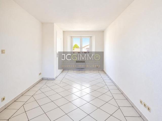 Location Appartement 2 pièces 40m² CUERS 83390