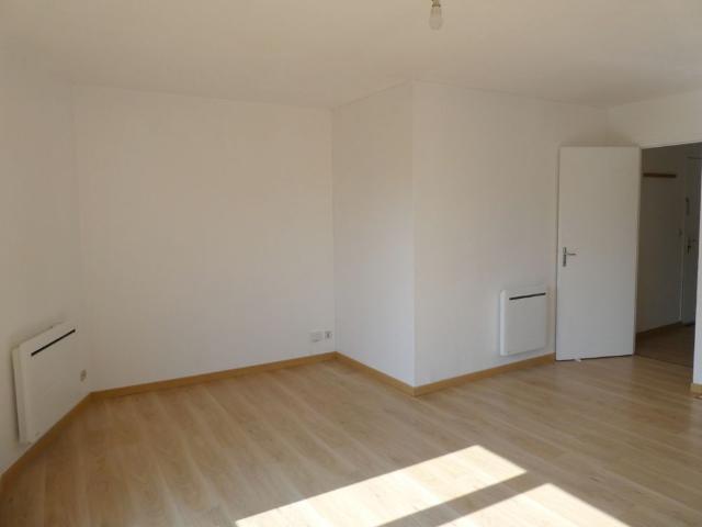 Location Appartement 2 pièces 40m² AVON 77210