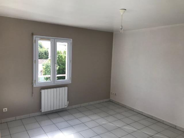 Location Appartement 2 pièces 40m² LA ROCHE SUR YON 85000