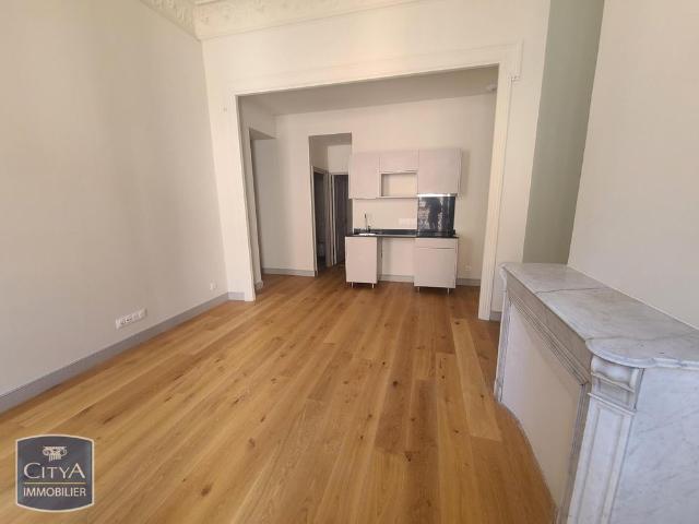 Location Appartement 2 pièces 40m² MARSEILLE 1er