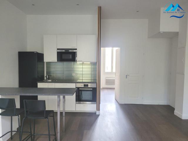 Location Appartement 2 pièces 40m² MARSEILLE 2ème