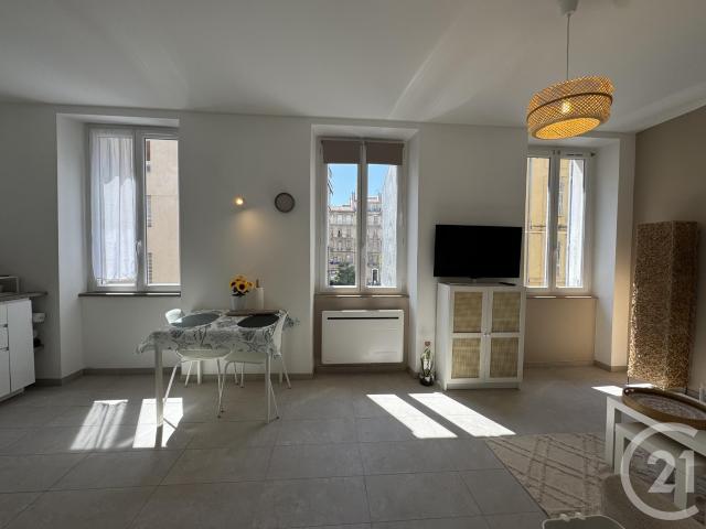 Location Appartement 2 pièces 40m² MARSEILLE 3ème