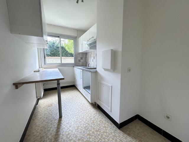 Location Appartement 2 pièces 40m² ST MAUR DES FOSSES 94100
