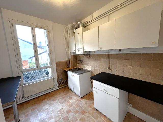 Location Appartement 2 pièces 40m² ST MAUR DES FOSSES 94100