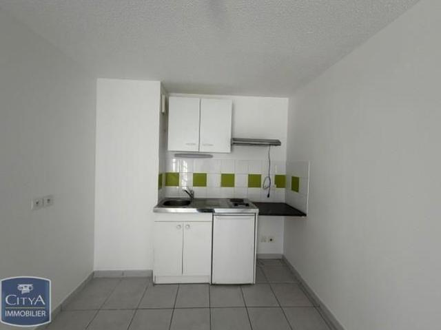 Location Appartement 2 pièces 40m² PONT DU CHATEAU 63430