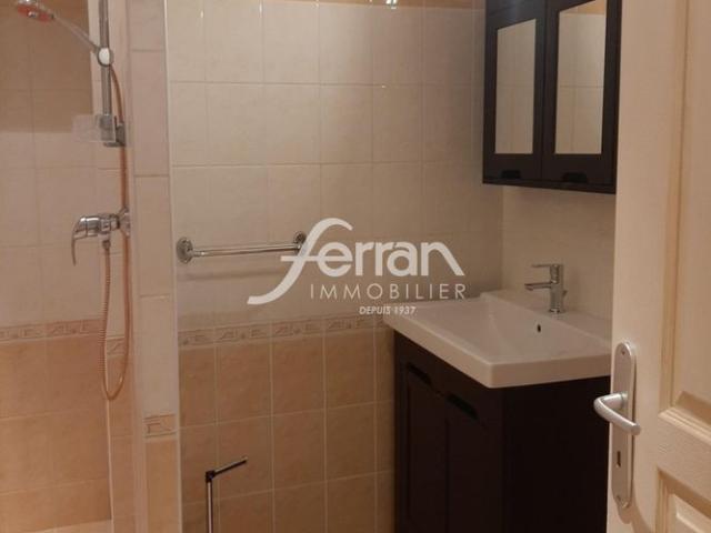 Location Appartement 2 pièces 40m² TRANS EN PROVENCE 83720