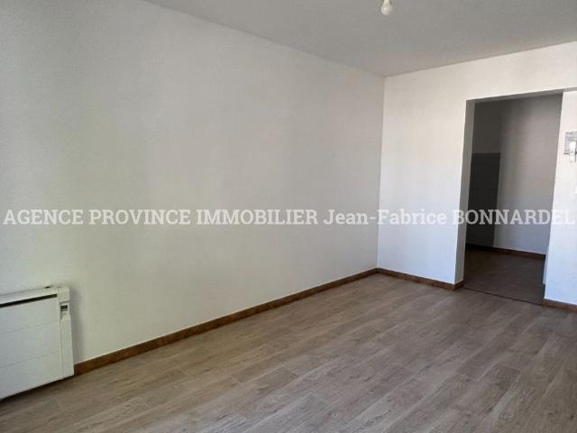 Location Appartement 2 pièces 40m² VALREAS 84600
