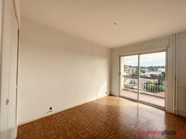 Location appartement 2 pièces, 41.40m², Cannes