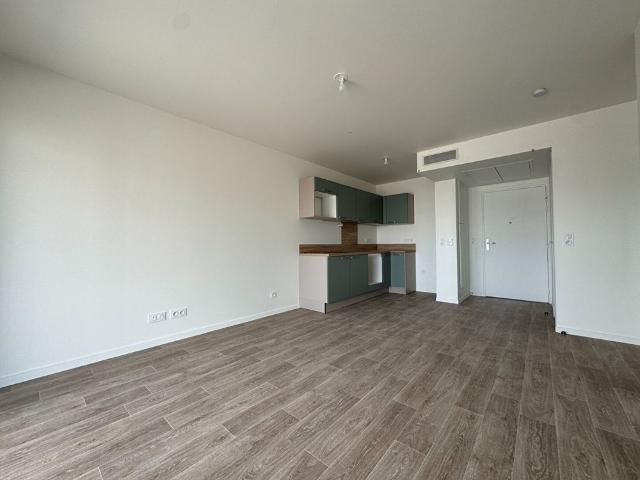 Location appartement 2 pièces, 41.80m², Laval