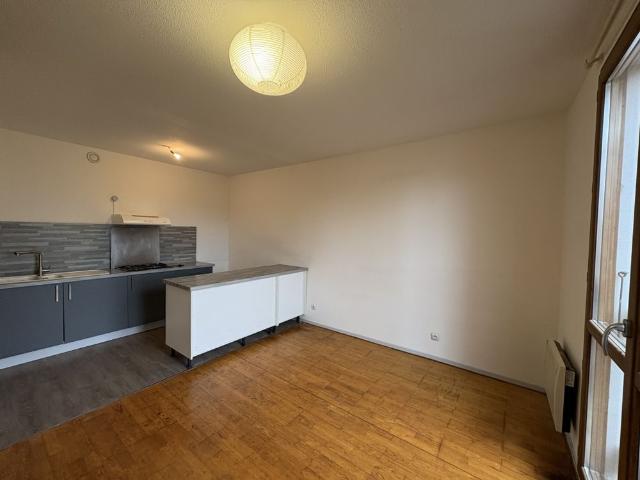 Location Appartement 2 pièces 41m² CASTELNAUDARY 11400