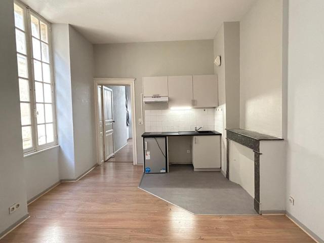 Location Appartement 2 pièces 41m² BORDEAUX 33000