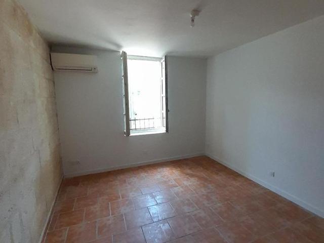 Location Appartement 2 pièces 41m² BEAUCAIRE 30300