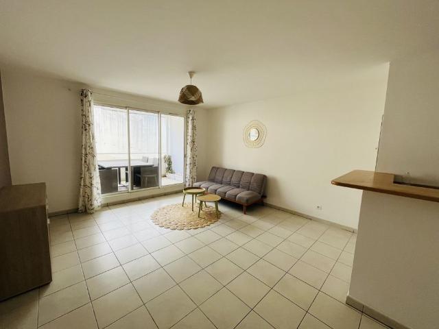 Location Appartement 2 pièces 41m² BELLE PIERRE 97400