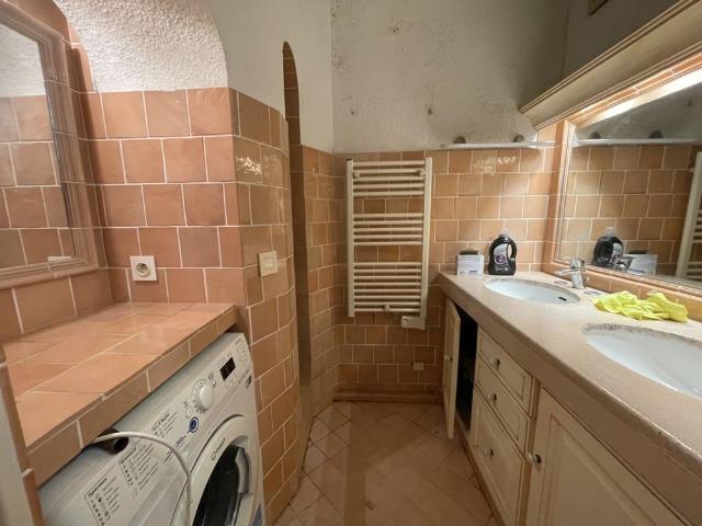 Location Appartement 2 pièces 41m² LE LAVANDOU 83980
