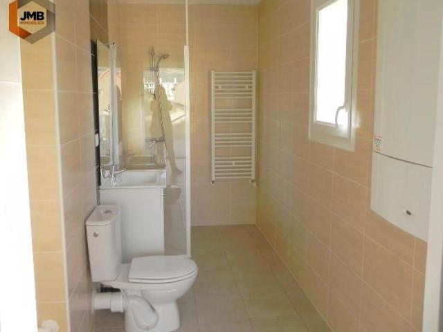 Location Appartement 2 pièces 41m² MILLAU 12100