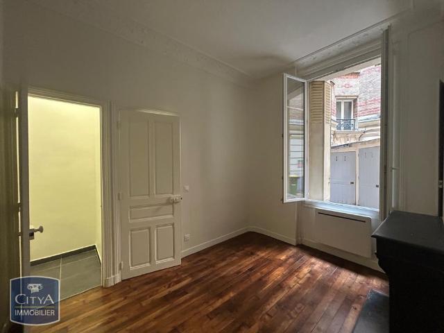 Location Appartement 2 pièces 41m² PARIS 18ème