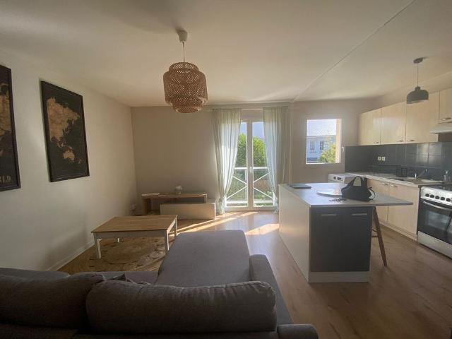 Location appartement 2 pièces, 42.00m², Châteauneuf sur Loire
