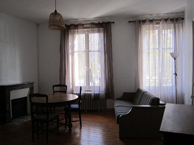 Location appartement 2 pièces, 42.00m², Fontenay le Comte
