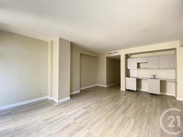 Location Appartement 2 pièces 42 m2 Cannes