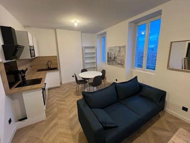 Location Appartement 2 pièces 42 m2 Marseille 1er