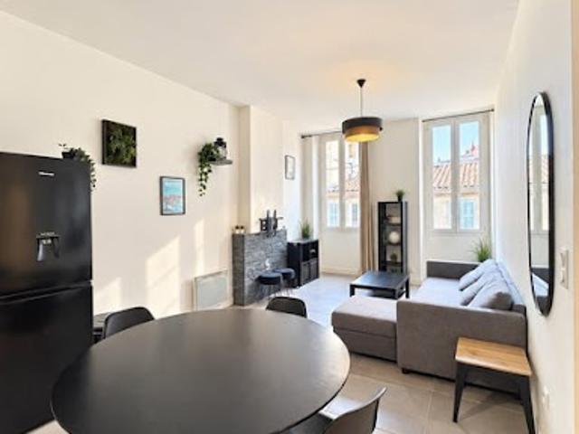Location Appartement 2 pièces 42 m2 Marseille 6ème