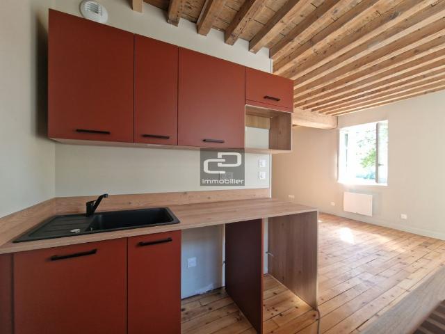 Location Appartement 2 pièces 42m² COUZON AU MONT D OR 69270