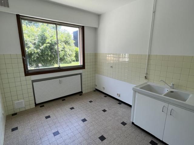 Location Appartement 2 pièces 42m² CHAMBERY 73000