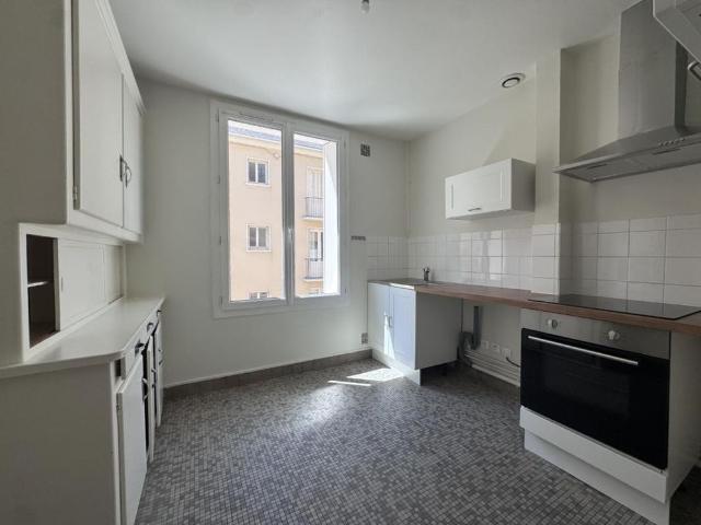 Location Appartement 2 pièces 42m² CHARTRES 28000