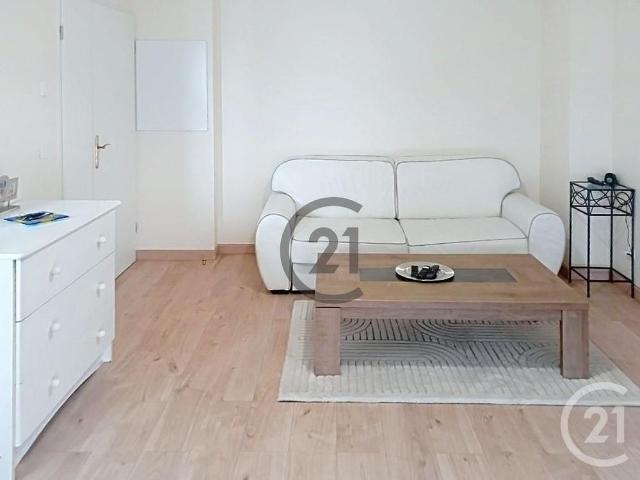 Location Appartement 2 pièces 42m² MELUN 77000
