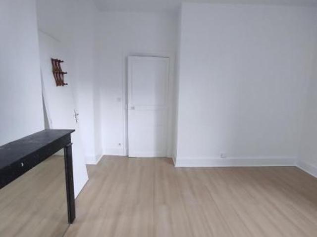 Location Appartement 2 pièces 42m² MILLAU 12100