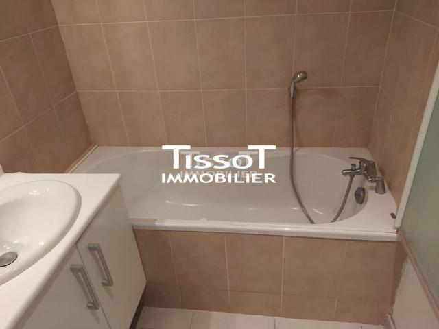 Location Appartement 2 pièces 42m² NIMES 30000