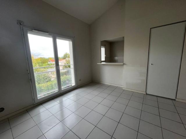 Location Appartement 2 pièces 42m² ST ANDRE DE CUBZAC 33240